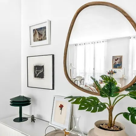 Marais - Montmorency 2bdr By B'your Appartement