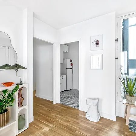 Marais - Montmorency 2bdr By B'your Apartment Paris